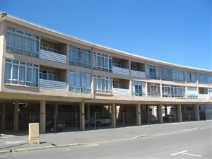 1 Bed Apartment in Strand Central