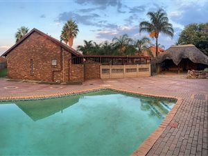 3 Bed House in Heuweloord