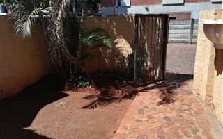 2 Bedroom Townhouse in Rustenburg Central