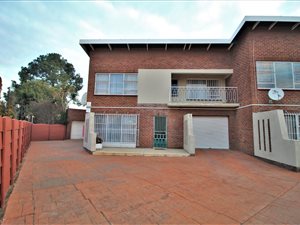 3 Bed Townhouse in Berton Park