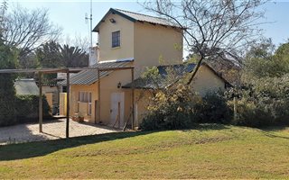 1 Bedroom Garden Cottage in Kyalami AH