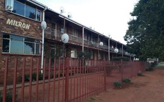 2 Bedroom Apartment in Vanderbijlpark CW6
