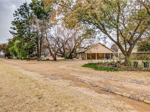 2.6 ha Land available in Bredell AH