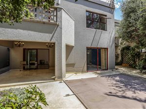 4 Bed Cluster in Woodmead Springs