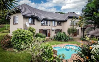 7 Bedroom House in Kloof