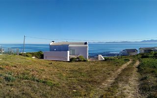 1190 m² Land available in De Kelders