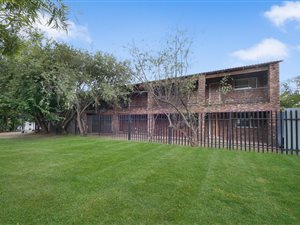 8565 m² Farm in President Park