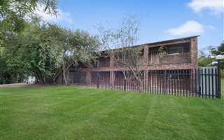 8565 m² Farm in President Park
