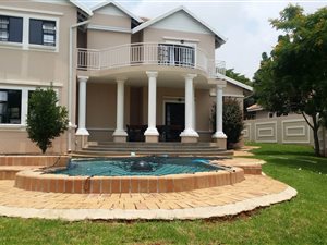 5 Bed House in Woodlands Estate