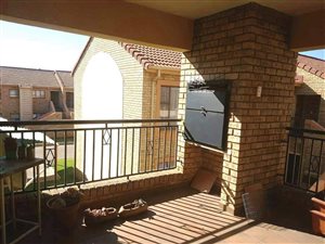 2 Bed Apartment in Vaalpark