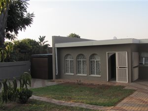 5 Bed House in Meyerspark
