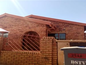 3 Bed House in Naledi