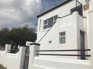 5 Bed House in Walmer Estate