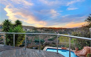 4 Bedroom House in Kloofendal