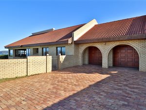 4 Bed House in Upper Robberg