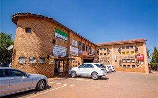 Retail space in Lenasia South