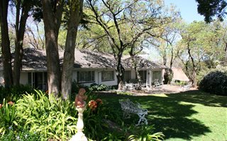 4 Bedroom House in Kyalami AH