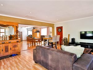 4 Bed House in Goedemoed