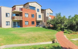 2 Bedroom Apartment in Jackal Creek Golf Estate