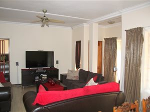 4 Bed Townhouse in Grimbeek Park