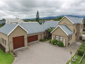 4 Bed House in Kingswood Golf Estate