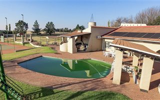 4 Bedroom House in Roodewal and surrounds