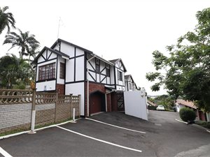3 Bed Townhouse in Amanzimtoti