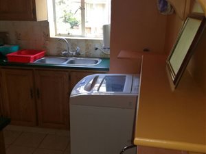 6 Bed Apartment in Muckleneuk