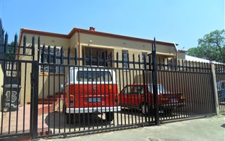 2 Bedroom House in Rosettenville