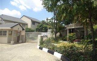 2 Bedroom Simplex in Marais Steyn Park