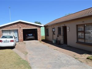 3 Bedroom House in Mlungisi