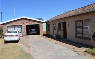 3 Bedroom House in Mlungisi