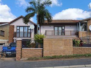 3 Bed House in Risecliff