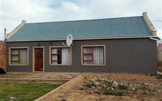 2.5 Bedroom House in Uniondale