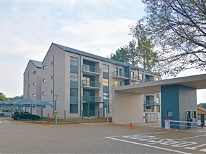 1 Bed Apartment in Clubview
