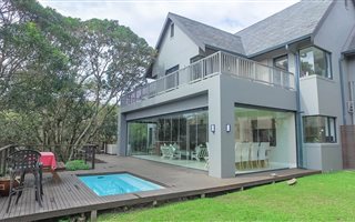 6 Bedroom House in Cotswold Downs Estate