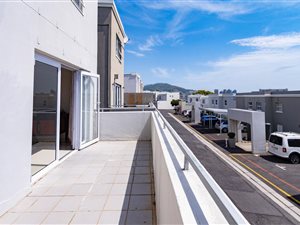 2 Bed Townhouse in Zonnebloem