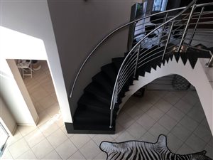 5 Bed Apartment in Waterkloof Park