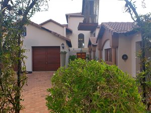 7 Bed House in Mooikloof Gardens