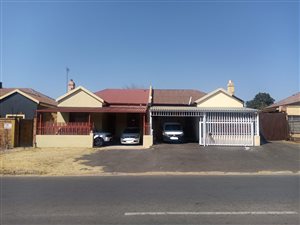 6 Bed House in Benoni Central