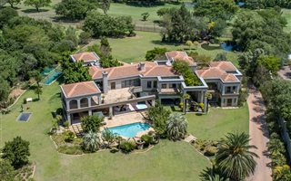 5 Bedroom House in Beaulieu
