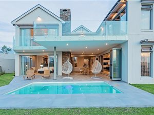 4 Bed House in Kingswood Golf Estate