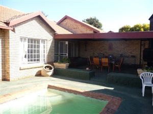 3 Bed Cluster in Highveld
