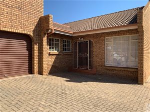 3 Bed Townhouse in Middelburg