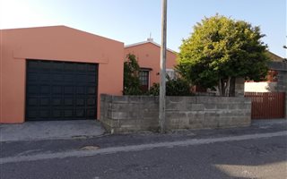 4 Bedroom House in Tafelsig