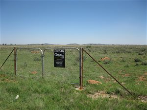 4.9 ha Land available in Henley on Klip
