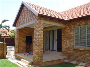 2 Bed House in Kosmosdal