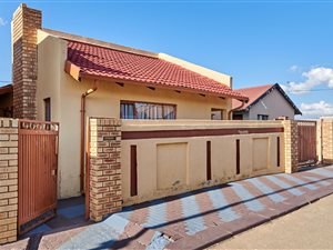 3 Bed House in Dobsonville