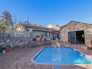 4 Bed House in Quellerina