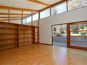 240 m² Commercial space in Greenside